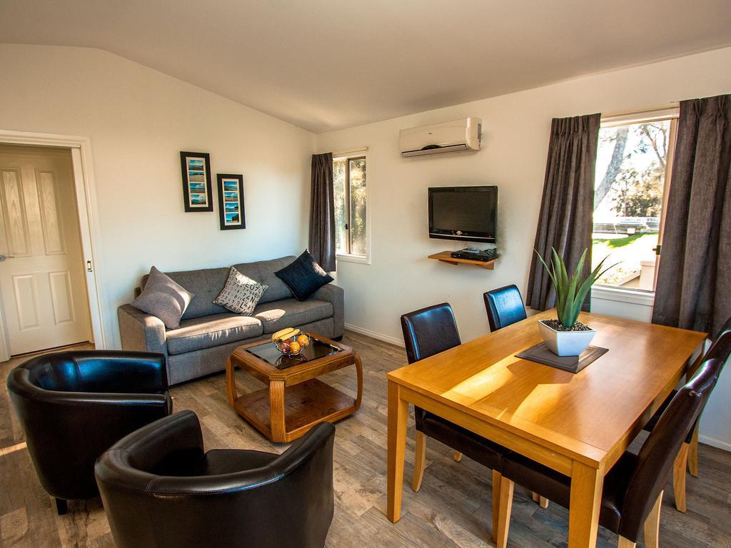 Caseys Beach Holiday Park Sunshine Bay Oda fotoğraf